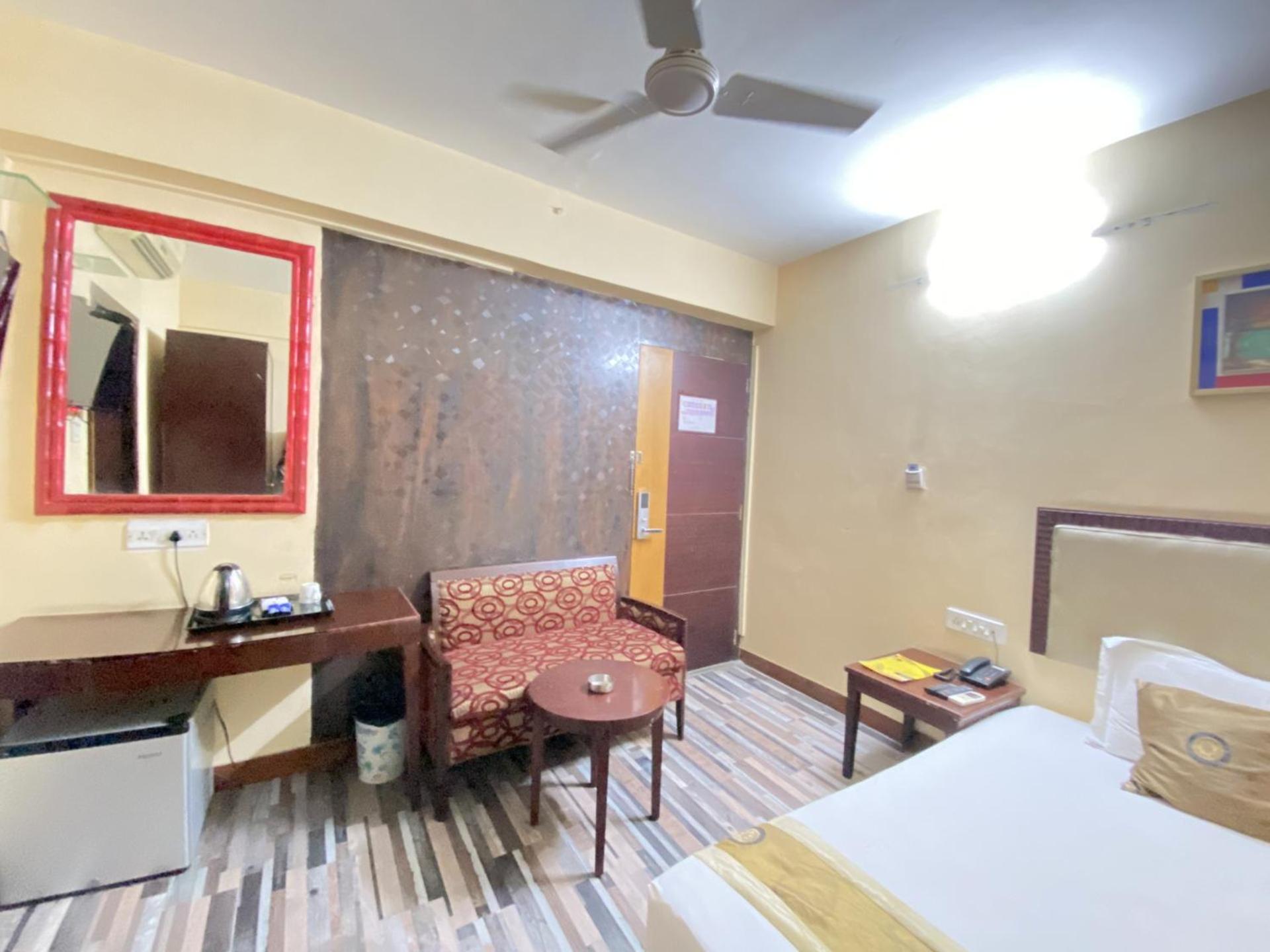 כלכותה Astoria Hotel מראה חיצוני תמונה