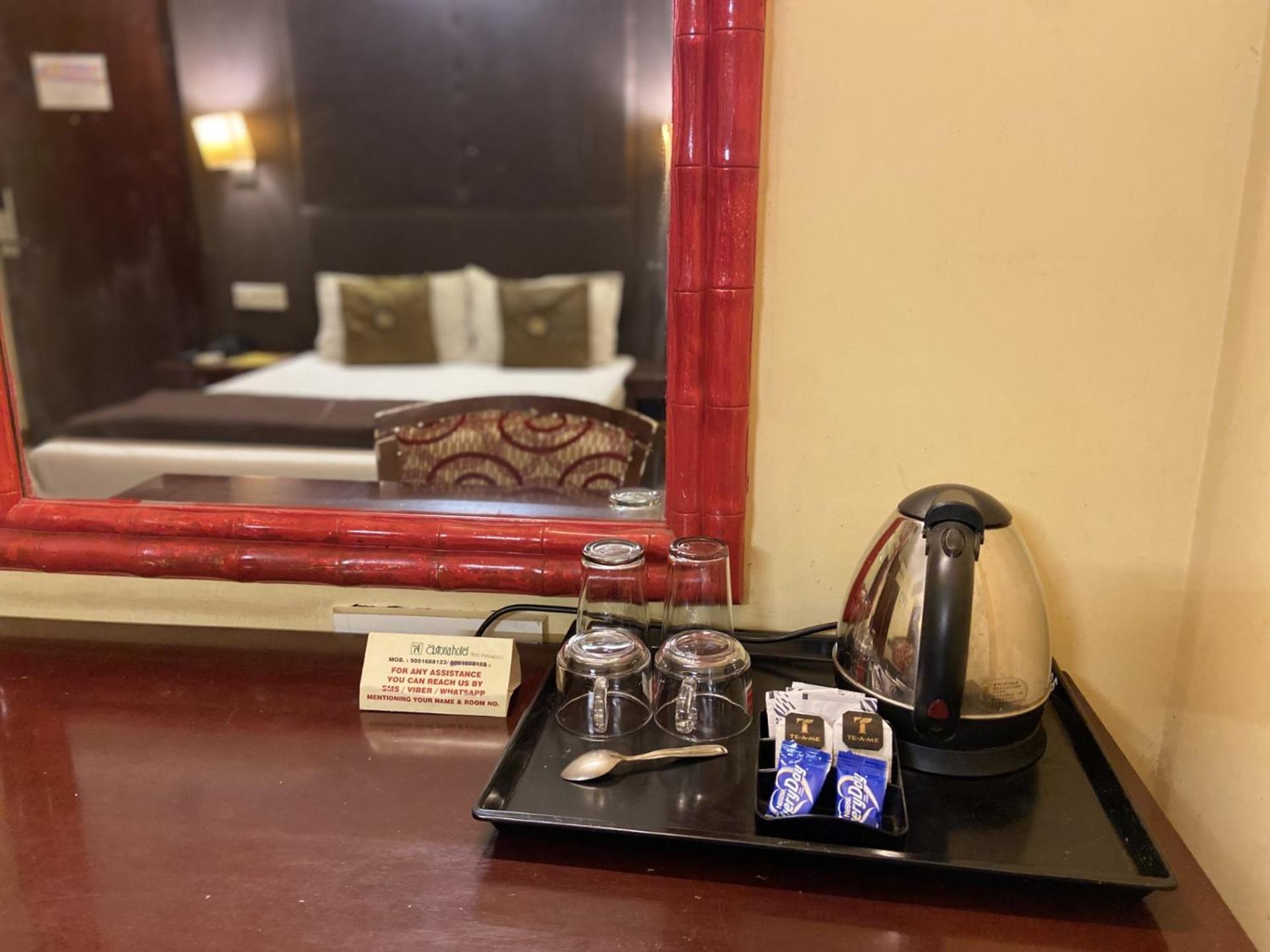 כלכותה Astoria Hotel מראה חיצוני תמונה