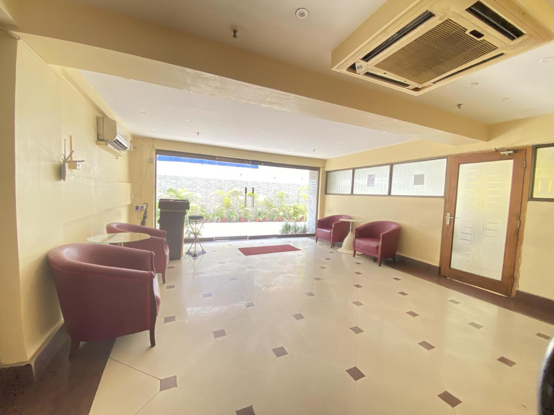 כלכותה Astoria Hotel מראה חיצוני תמונה