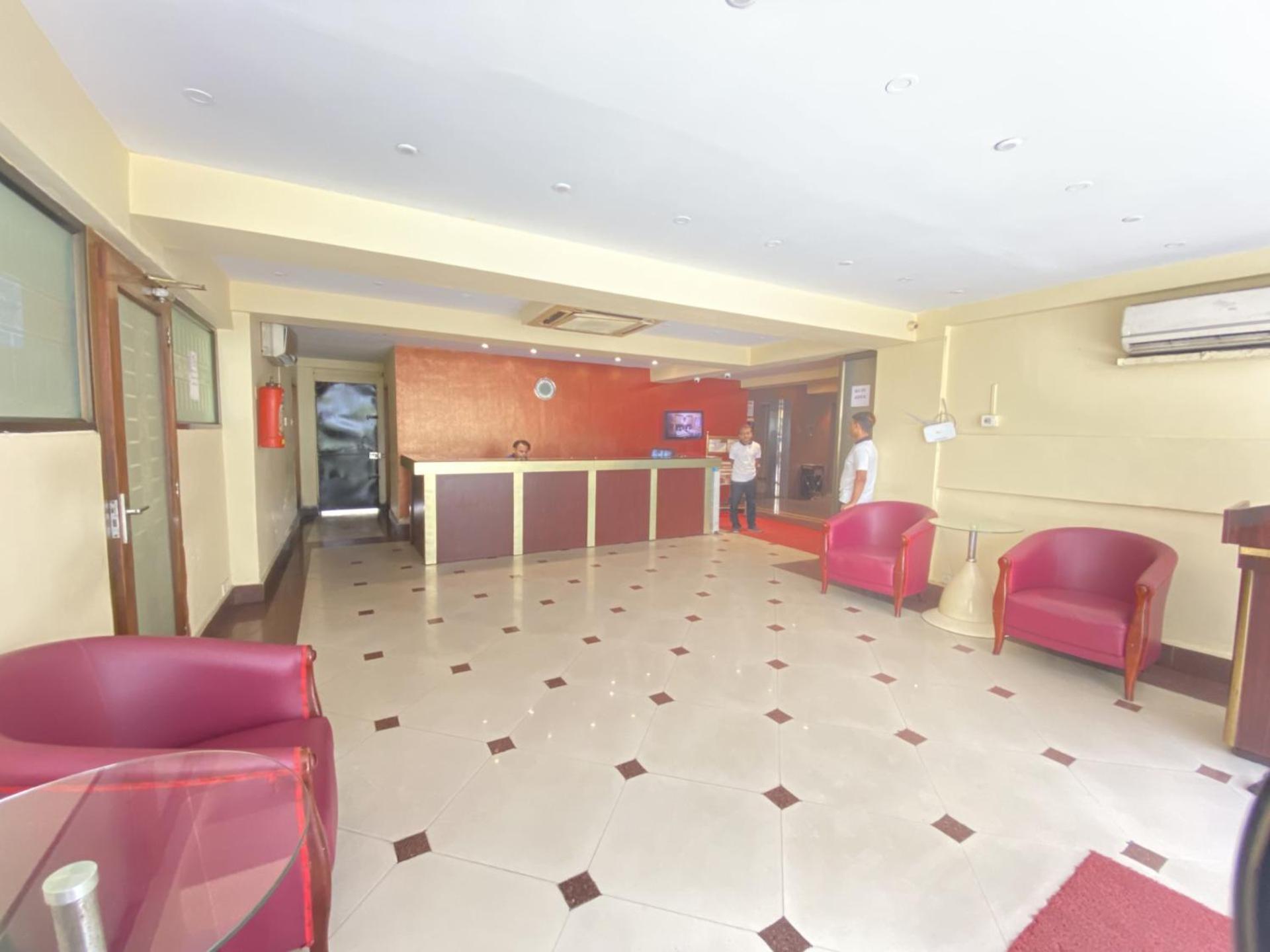 כלכותה Astoria Hotel מראה חיצוני תמונה