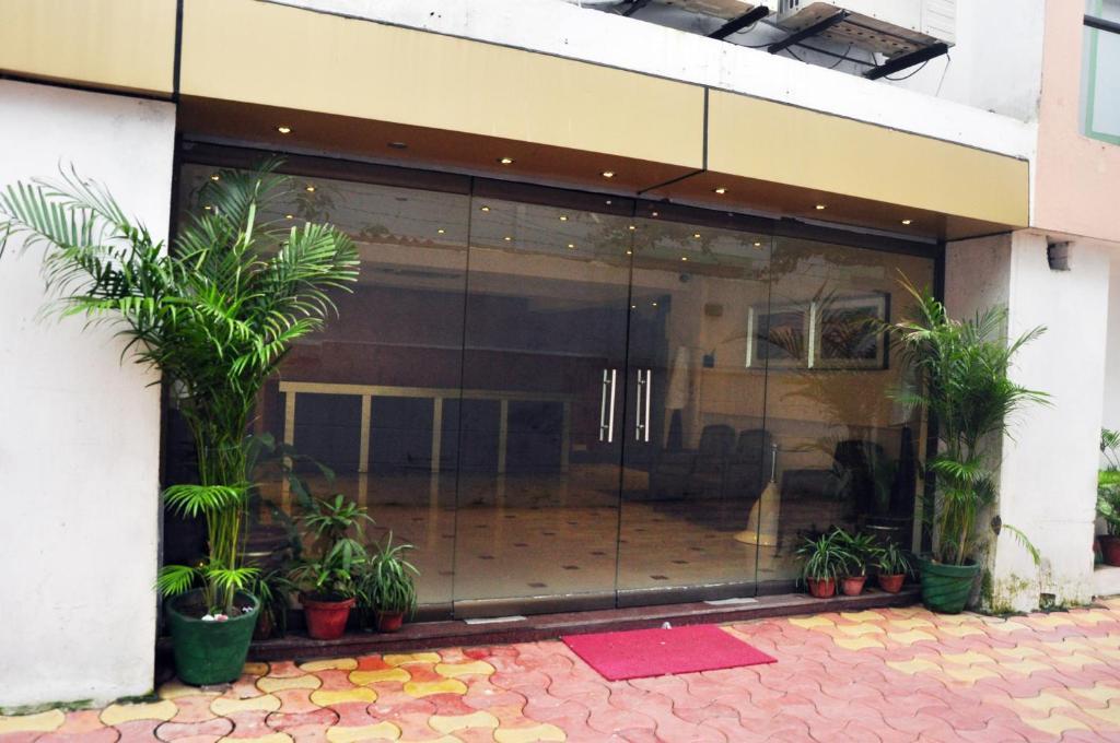 כלכותה Astoria Hotel מראה חיצוני תמונה