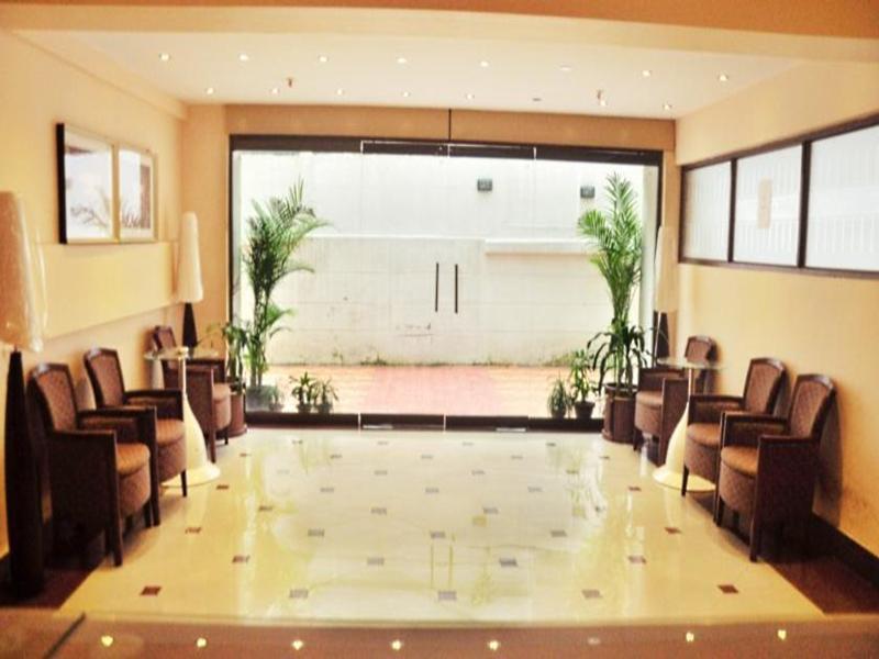 כלכותה Astoria Hotel מראה חיצוני תמונה