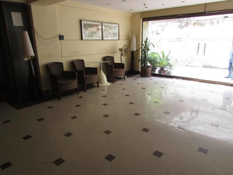 כלכותה Astoria Hotel מראה חיצוני תמונה