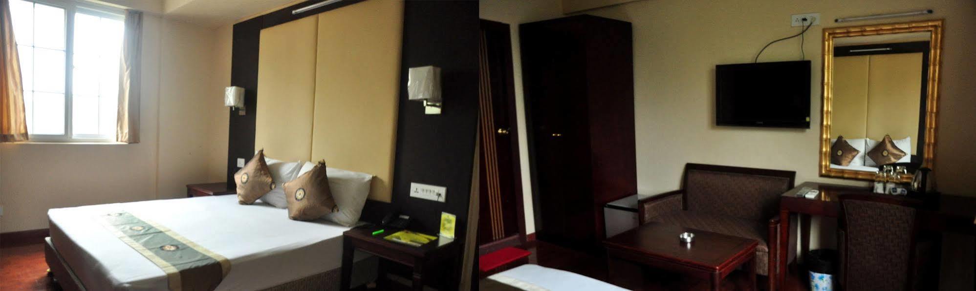 כלכותה Astoria Hotel מראה חיצוני תמונה