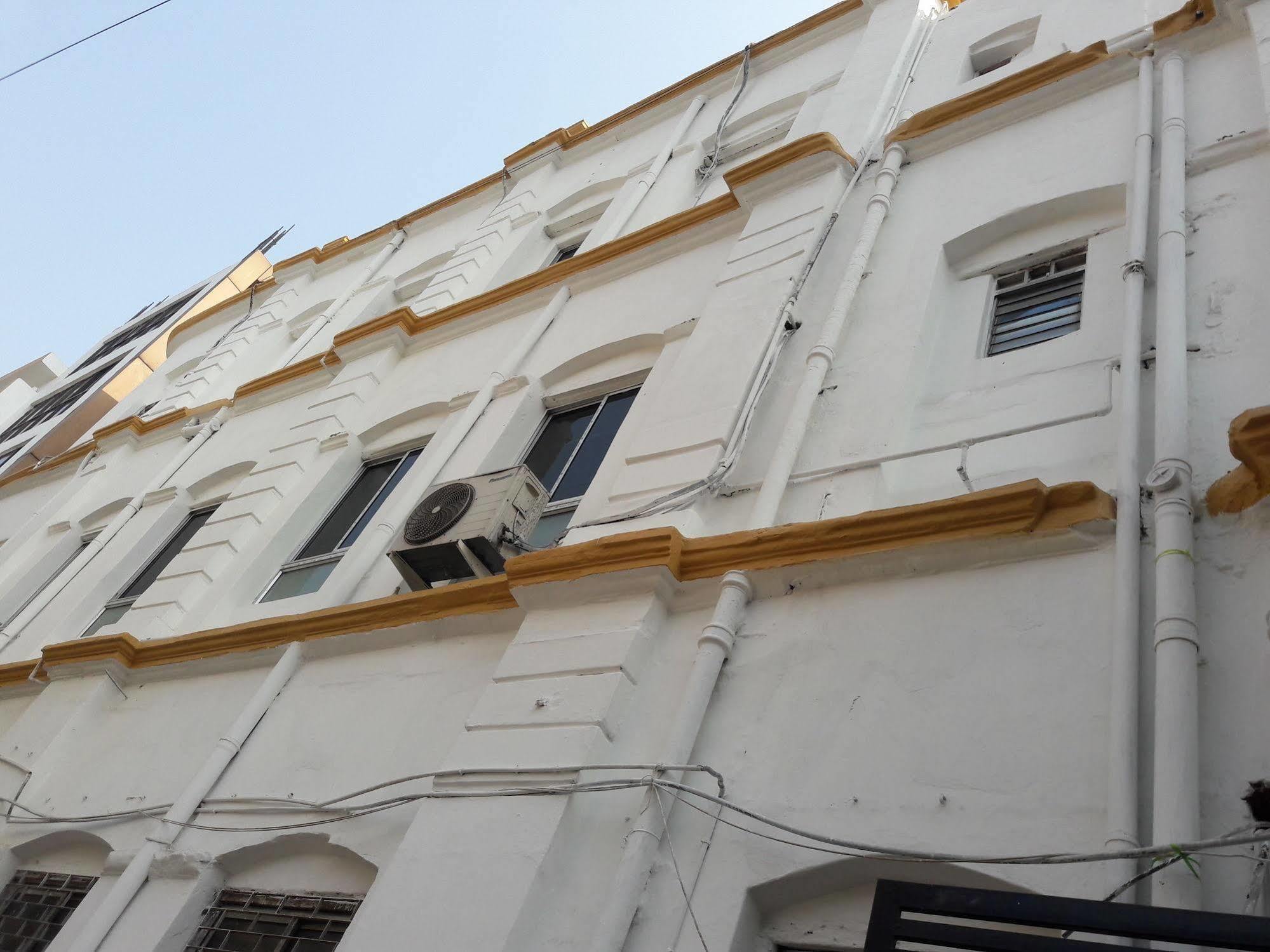 כלכותה Astoria Hotel מראה חיצוני תמונה
