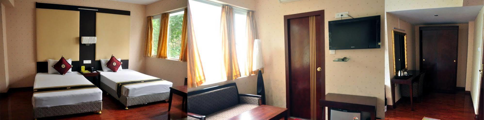 כלכותה Astoria Hotel מראה חיצוני תמונה
